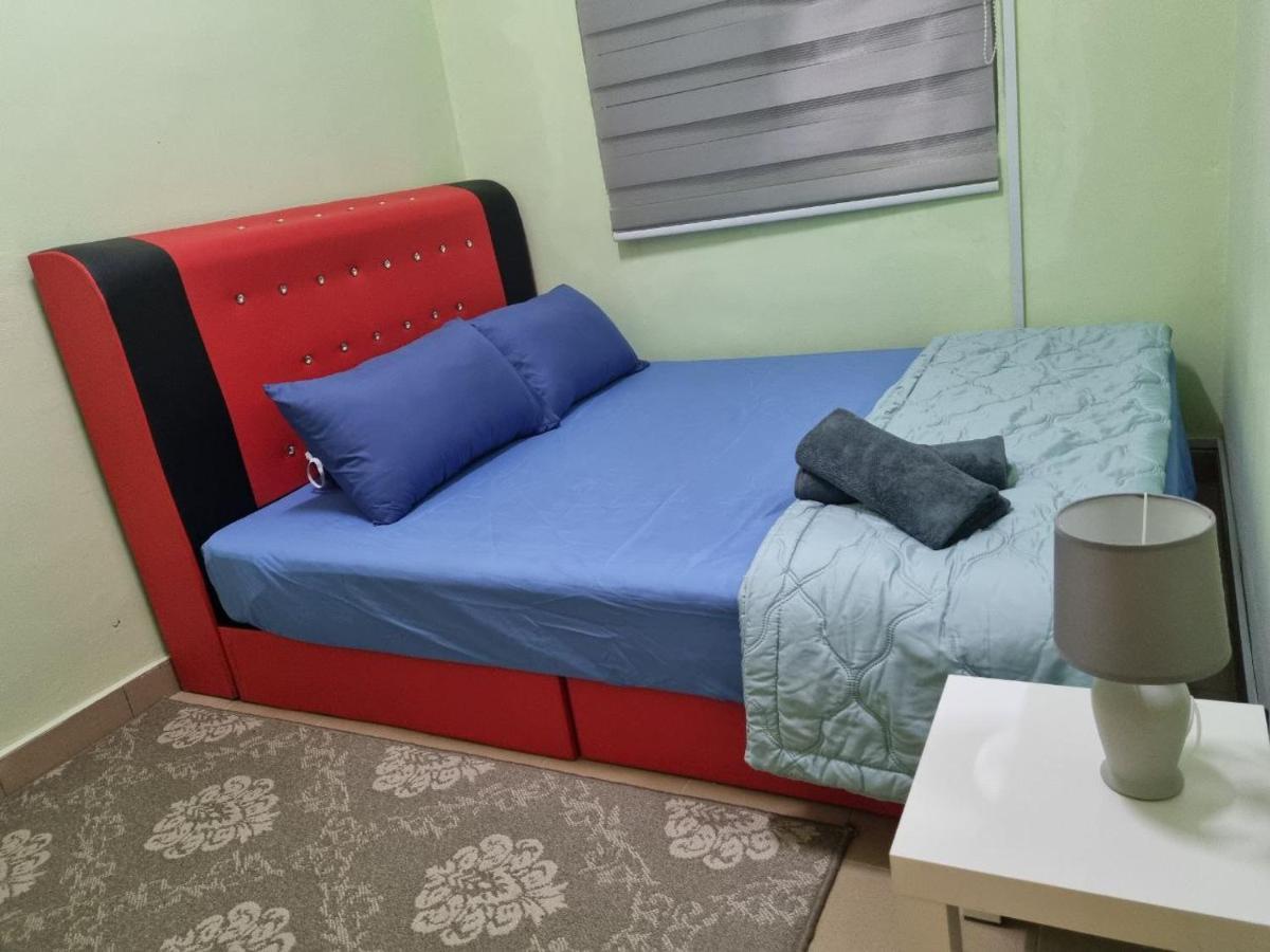 D'Lestari Homestay Сери-Кембанган Экстерьер фото