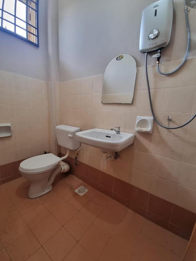 D'Lestari Homestay Сери-Кембанган Экстерьер фото