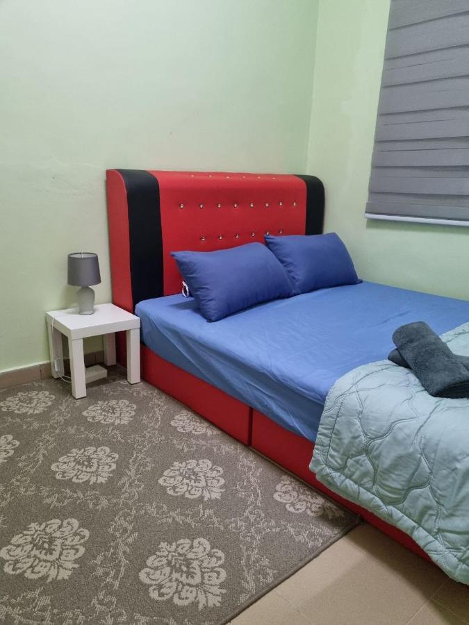 D'Lestari Homestay Сери-Кембанган Экстерьер фото